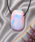 Aurora Opal Anhänger mit Kette – Regenbogen Schimmer | Synthetischer Opal Handarbeit Unikat
