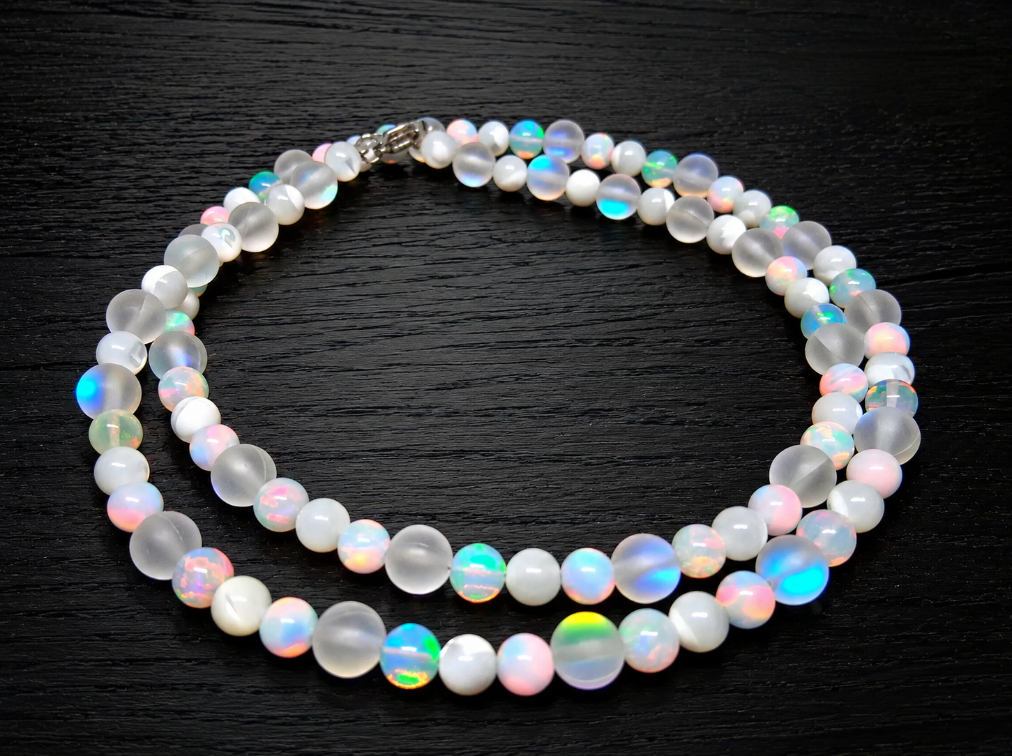 Welo Opalperlenkette – Regenbogenfarben | Handgefertigt, ca. 50 cm
