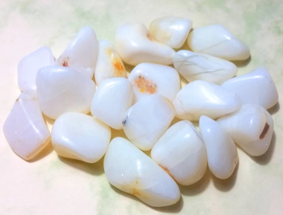 Milchopal Trommelstein – Echter Opal aus Brasilien | 2,5–3 cm, Rarität