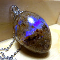 Opal & Ostseesand Anhänger – Synthetischer Opal, Pyrit & Epoxidharz, ca. 3 × 2 cm