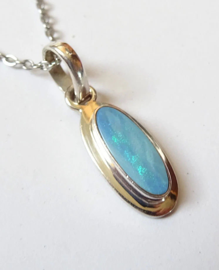 Black Opal Anhänger | Lightning Ridge | 925 Silber | Himmelblau