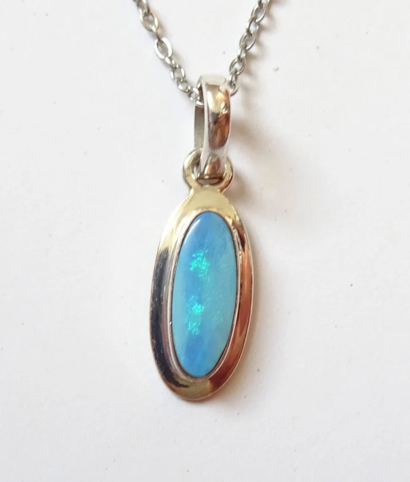 Black Opal Anhänger | Lightning Ridge | 925 Silber | Himmelblau