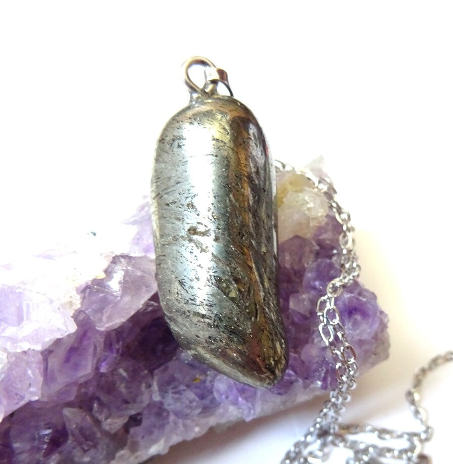 Federpyrit Anhänger | 925 Silber | Harz | 3 × 1,8 cm | Edelstahlkette 50 cm
