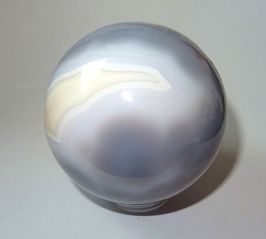 Chalcedon Edelsteinkugel 6,5 cm – Unikat, hochglanzpoliert