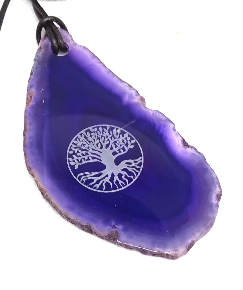 Achatanhänger mit Lebensbaum – Gefärbte Achatscheibe, ca. 7 × 4 cm | Elassteine