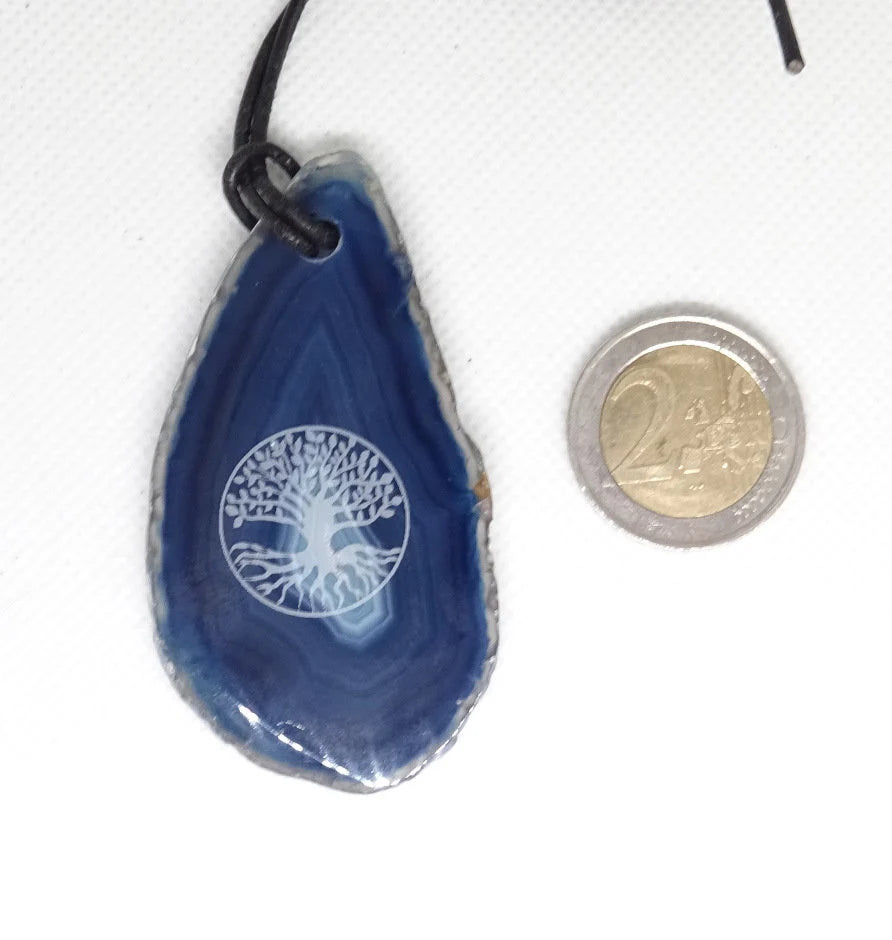 Blauer Achatanhänger mit Lebensbaum – Naturstein Schmuck