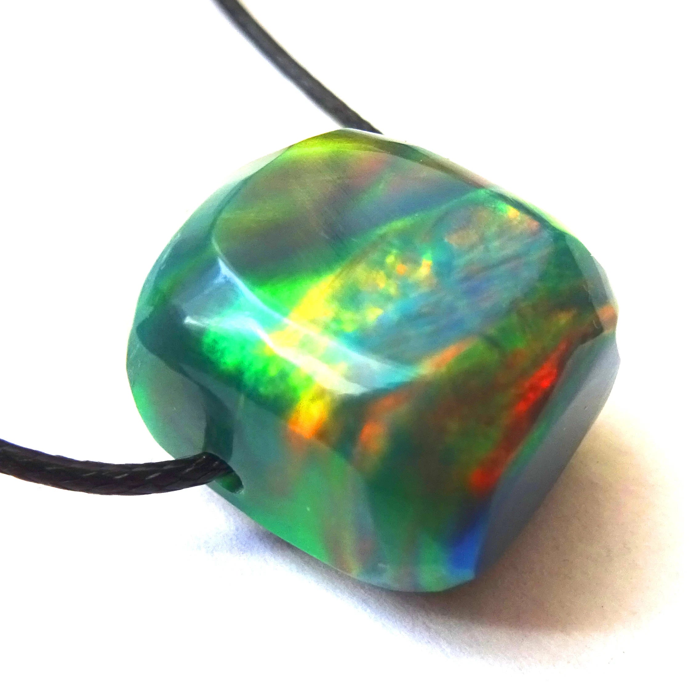 Aurora Opal Anhänger – Synthetisch, Freeform, Grün-Orange, handgeschliffen
