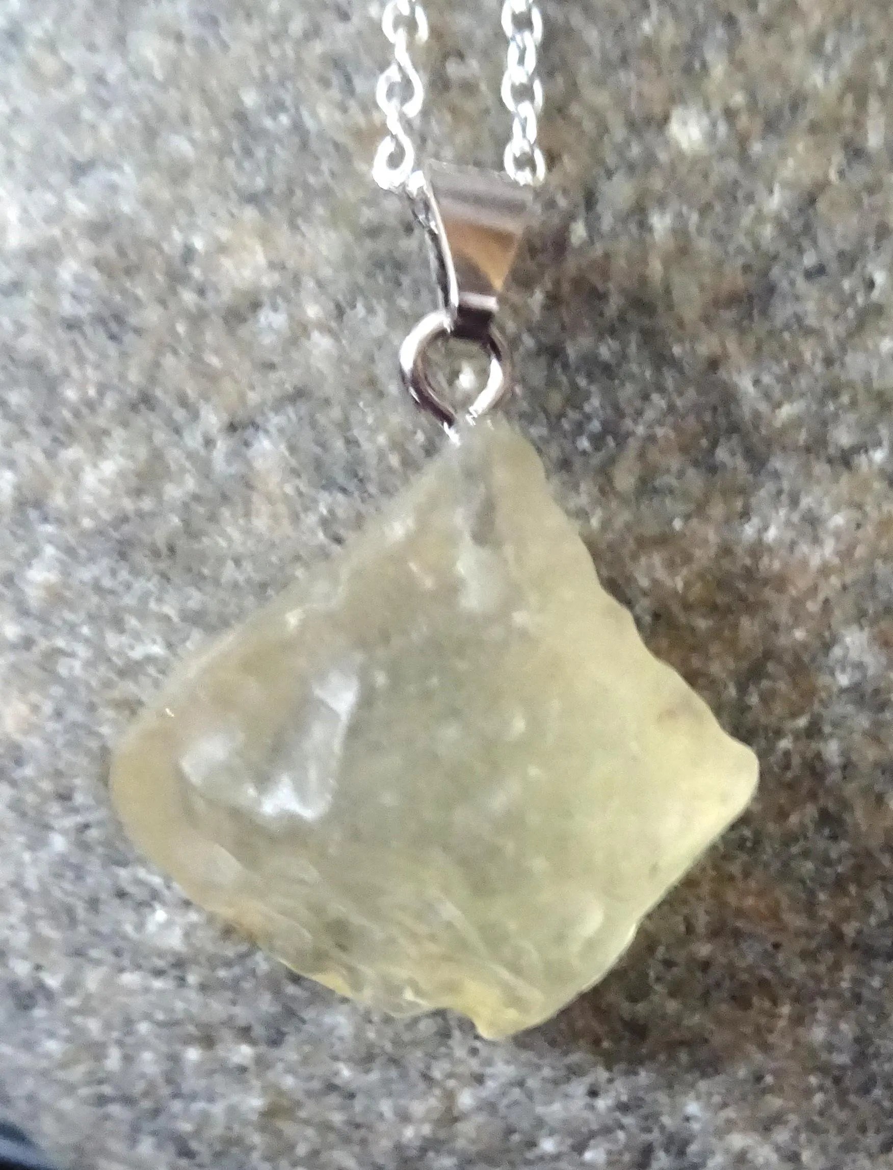 Libysches Wüstenglas Collier – 925 Silberkette | Impaktglas aus der Wüste, 55 cm