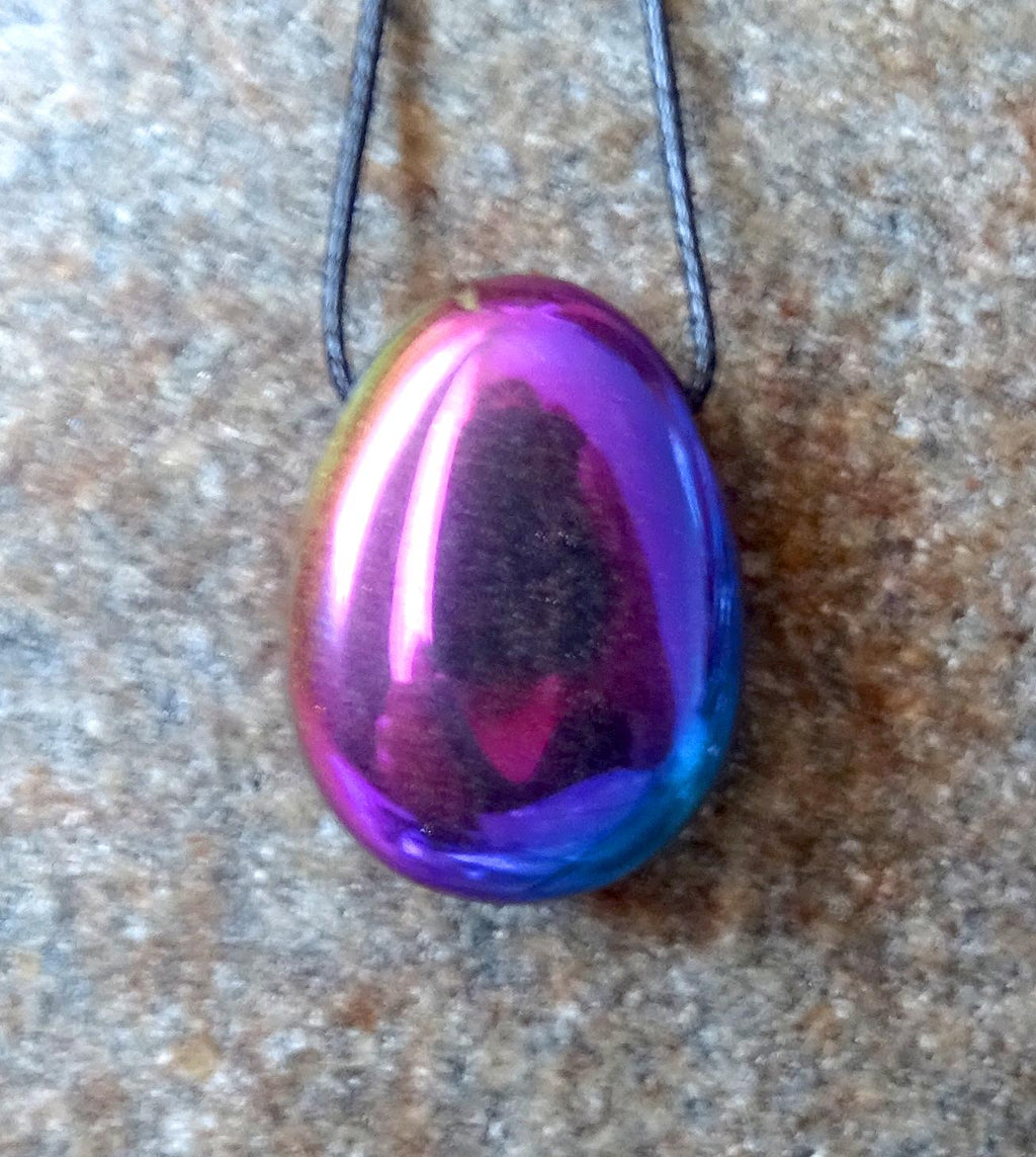 Hämatit Donut Anhänger – Regenbogen Titanium | Lochstein | Wurzel-Chakra