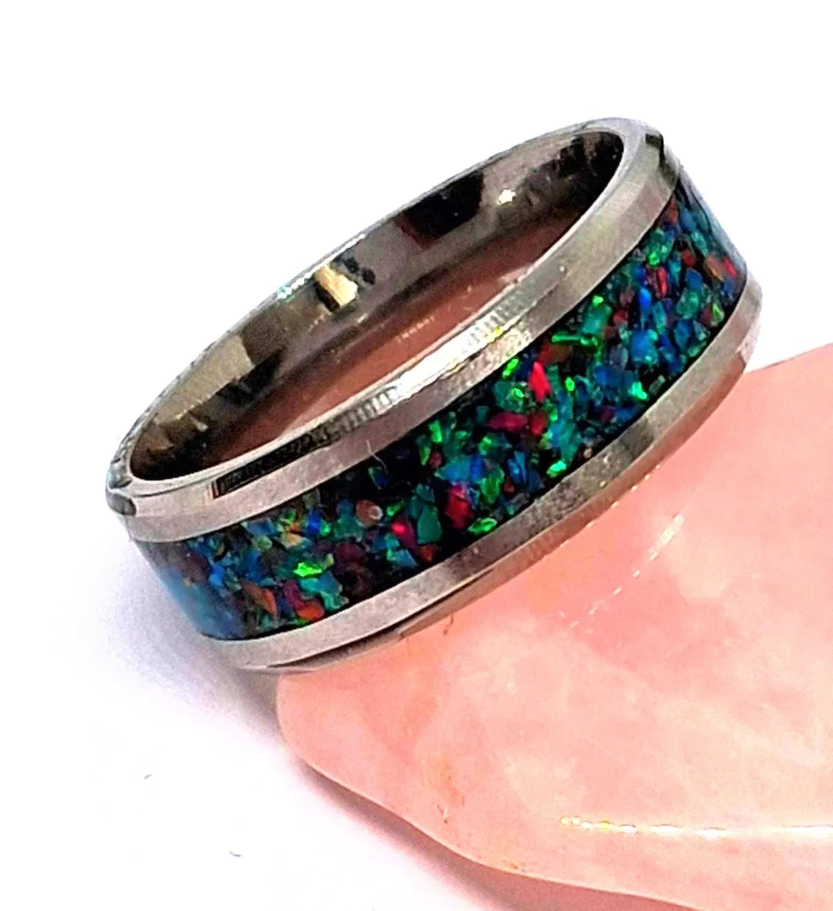 Edelstahlring mit Regenbogenopal – Blau, Grün & Rot