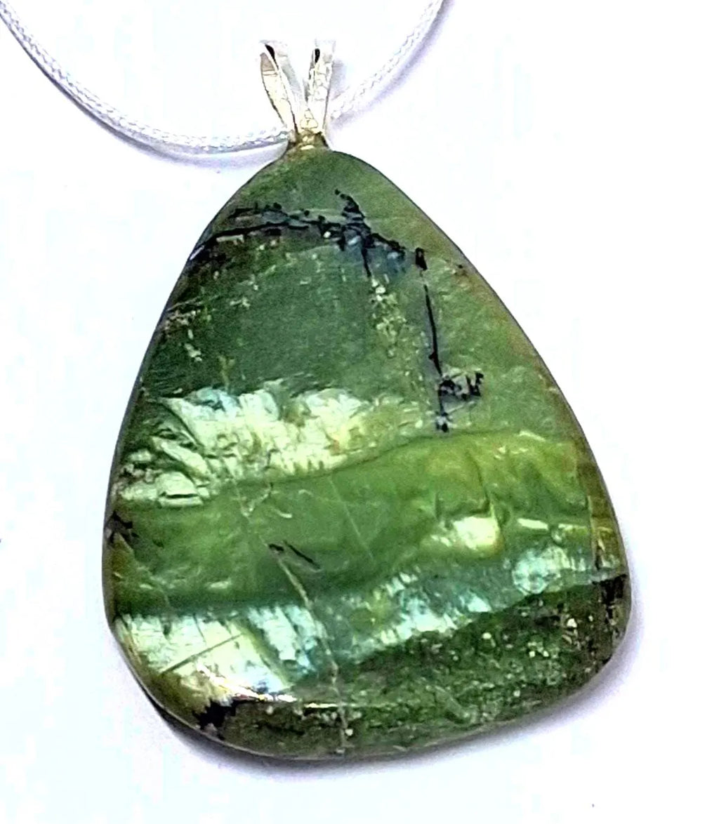 Grüner Opal Katzenauge Anhänger – Rarität, 30 × 25 mm