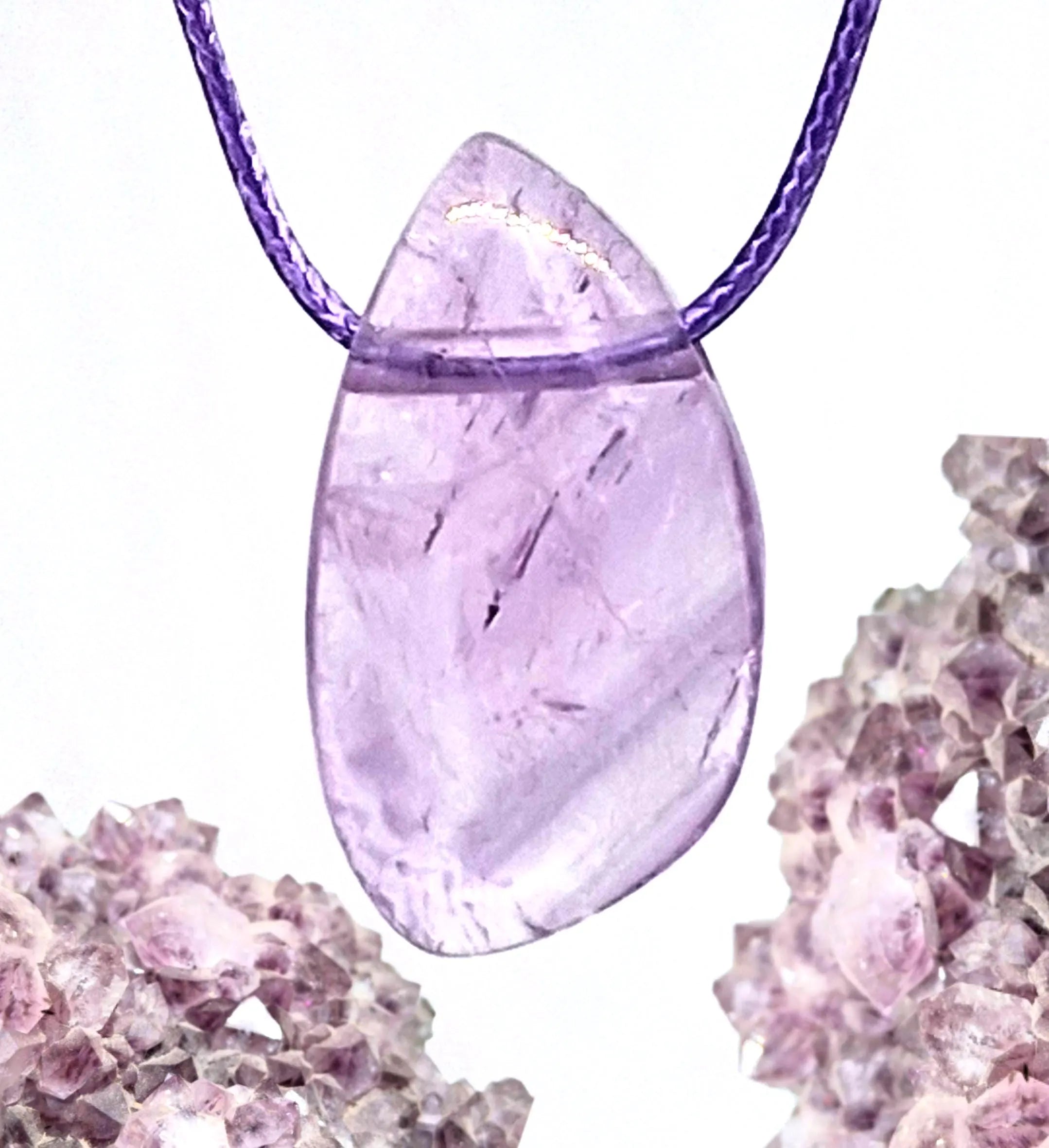 Amethyst Anhänger Tropfenform – seitlich gebohrt, inkl. Band