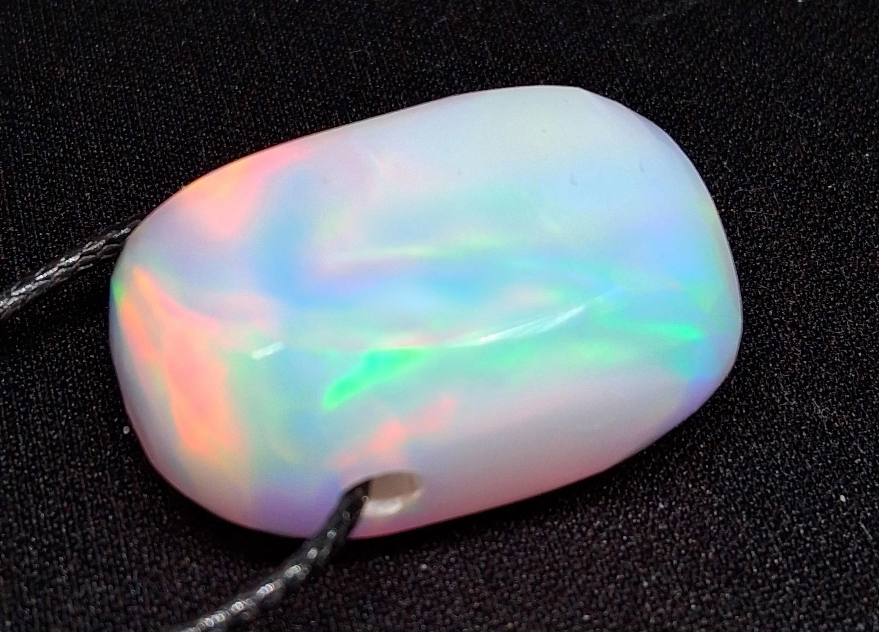 Aurora Opal Anhänger mit Kette – Regenbogen Schimmer | Synthetischer Opal Handarbeit Unikat