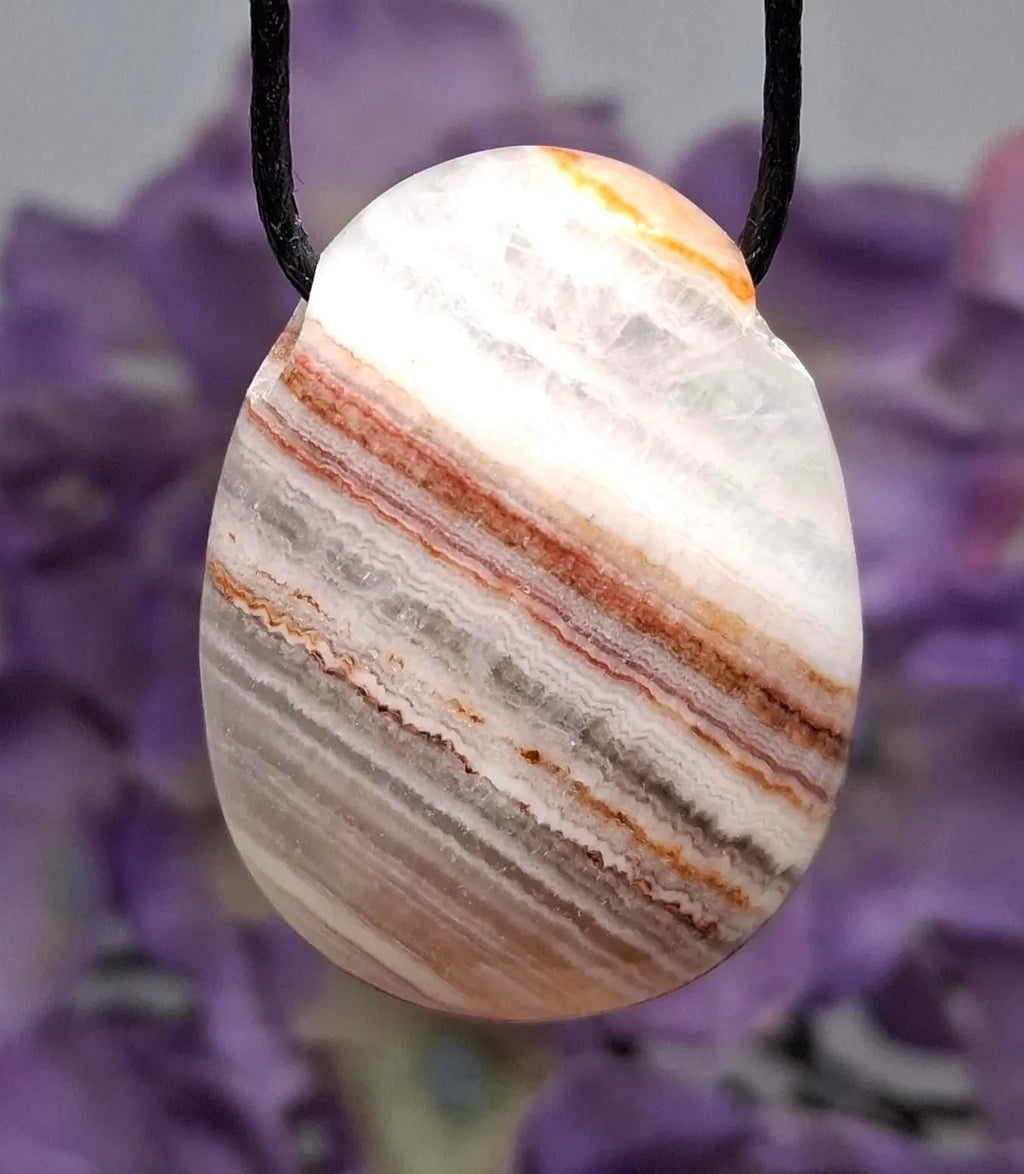 Aragonit Edelsteinanhänger mit Streifen – Naturstein Schmuck
