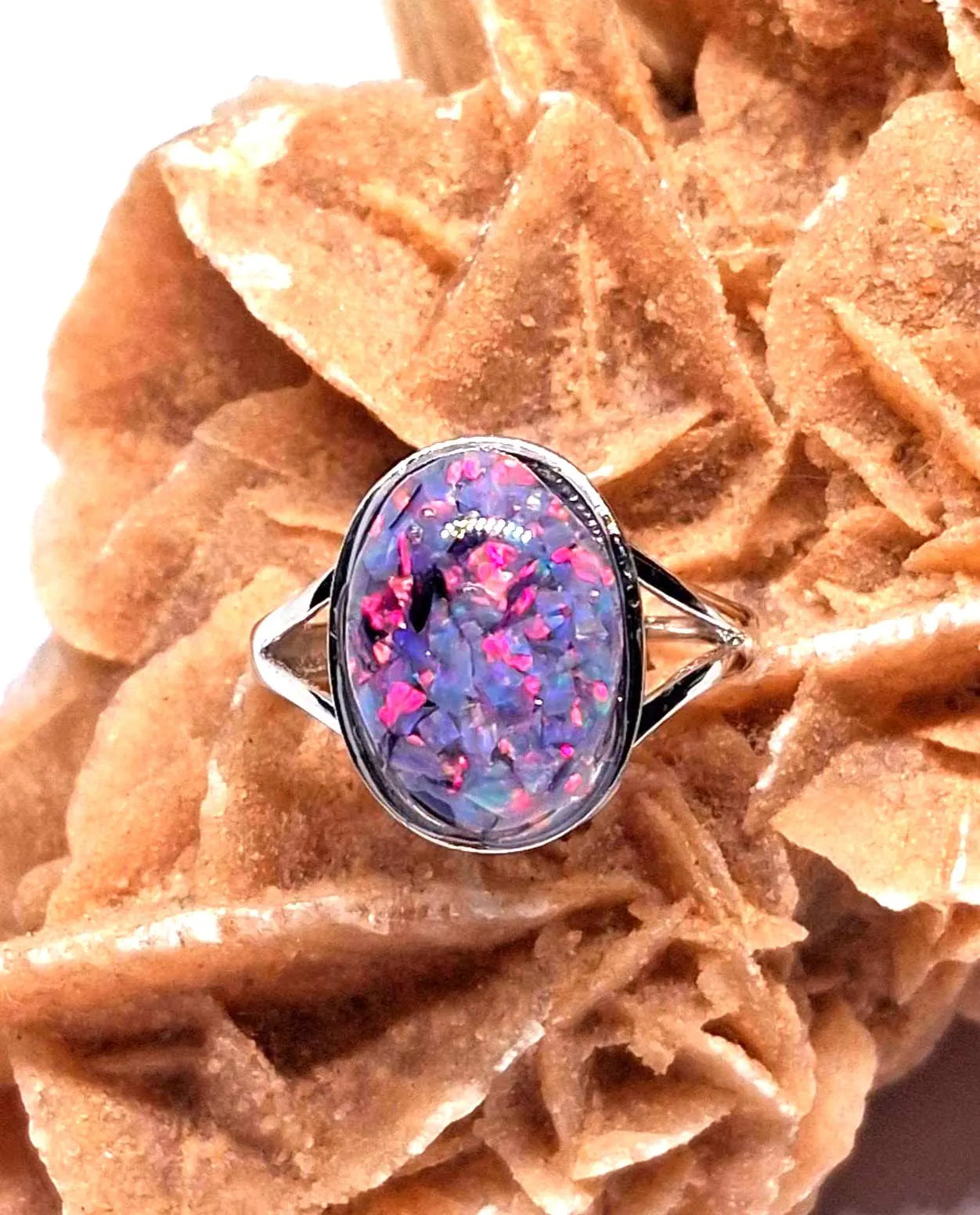Silberring mit lila Regenbogenopal – Verstellbar | 925 Silber