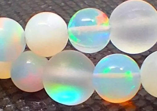 Welo Opalperlenkette – Regenbogenfarben | Handgefertigt, ca. 50 cm