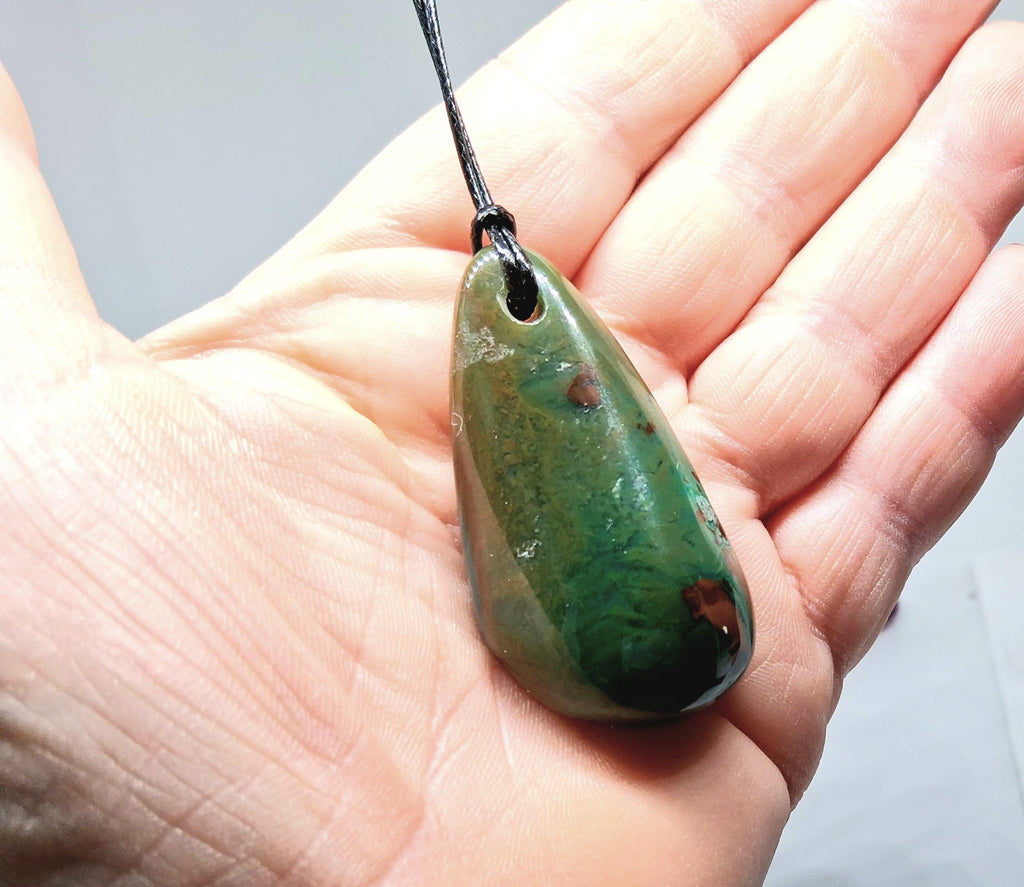 Gem Silica Anhänger mit Kette – AAA-Qualität | Großer Edelstein Amulett 50×30 mm