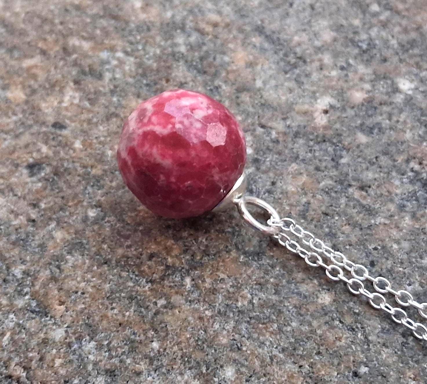 Thulit Anhänger facettiert – 925 Silberkette | Norwegen, 14 mm