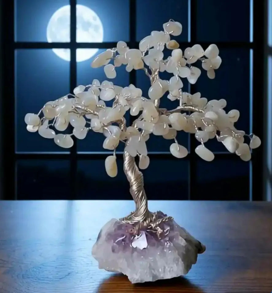 Mondstein Glücksbäumchen – Edelsteinbaum auf Amethyst | Deutsche Handarbeit