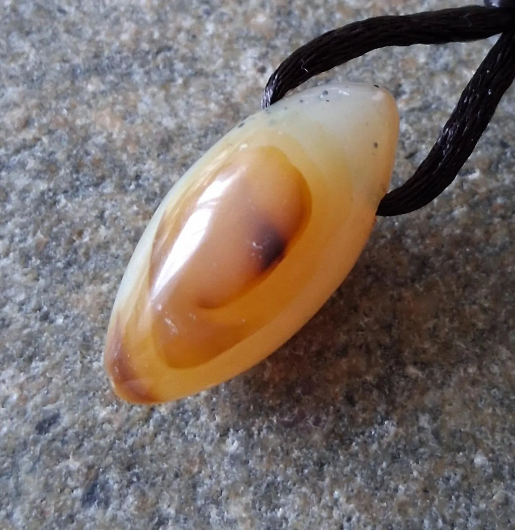 Dendritenachat Anhänger in Olivenform – Lochstein, Natur-Unikat