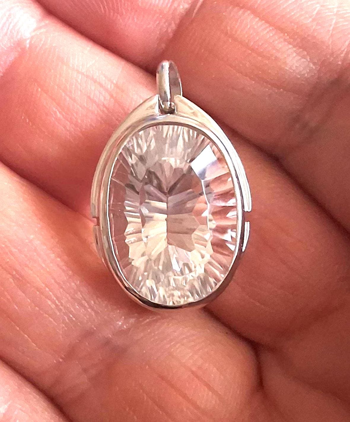 Bergkristall Anhänger 925 Silber – Concave Cut, facettierter Quarz Naturstein