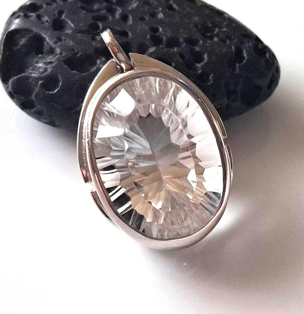 Bergkristall Anhänger 925 Silber – Concave Cut, facettierter Quarz Naturstein