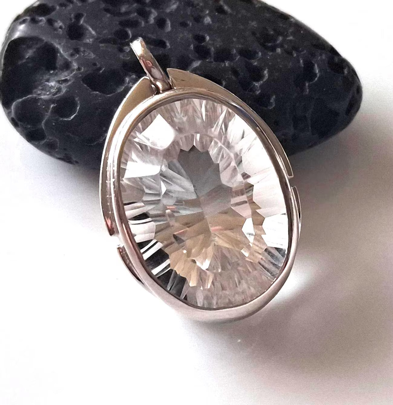 Bergkristall Anhänger 925 Silber – Concave Cut, facettierter Quarz Naturstein