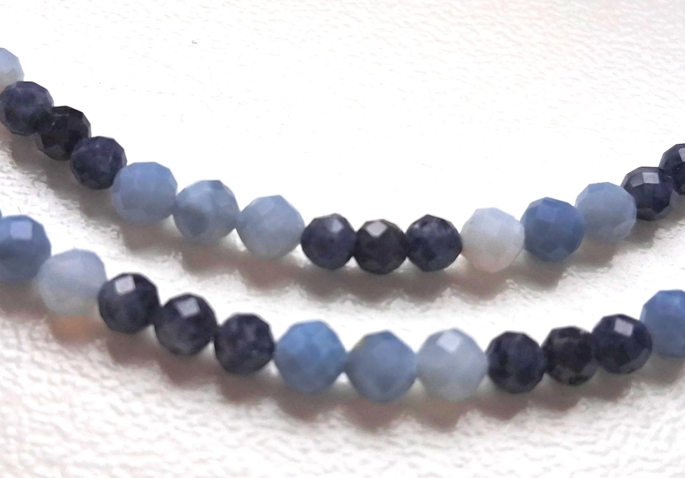 Saphir & Owyhee Opal Collier – Handgefertigt | Blau, ca. 54 cm