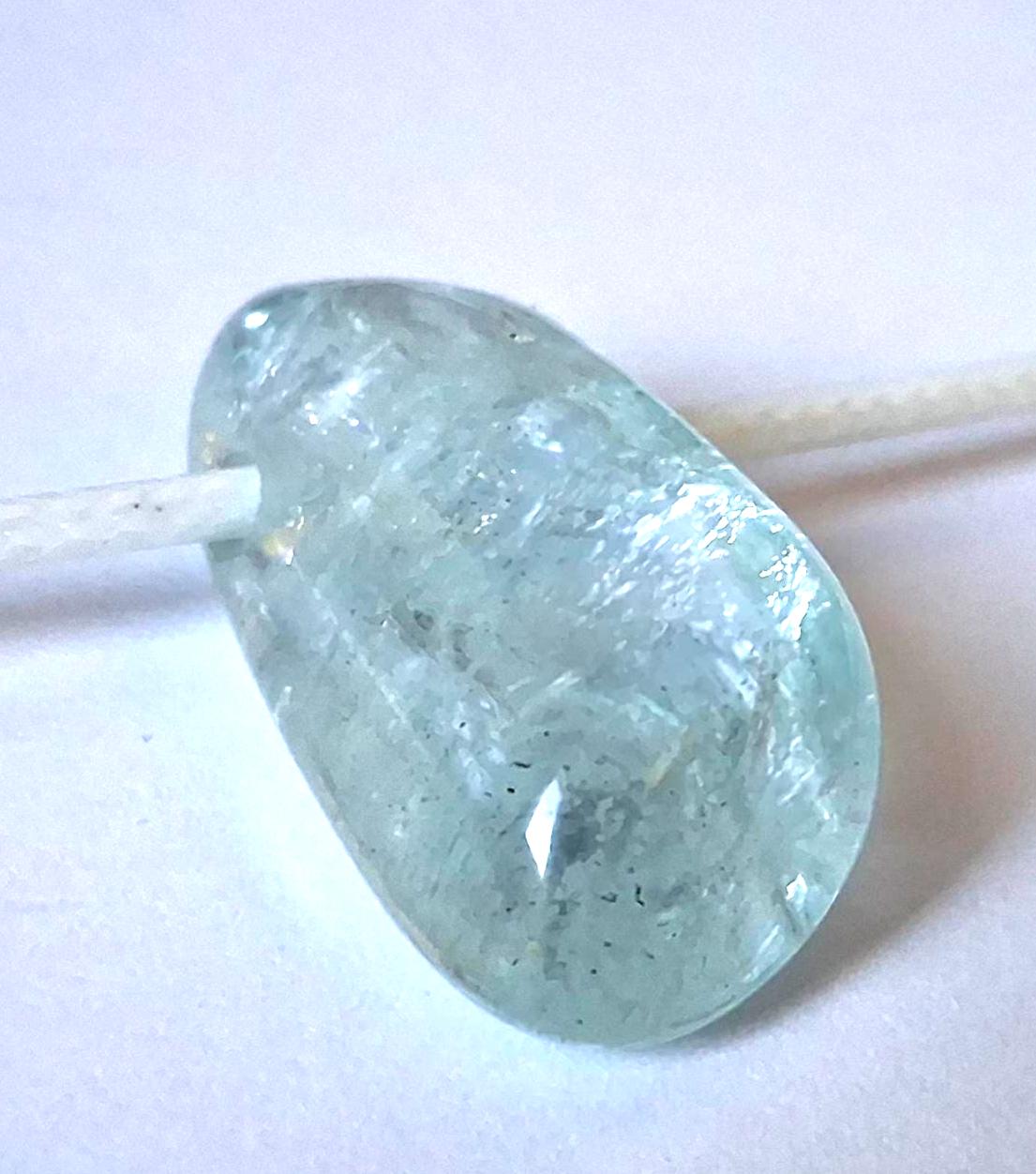 Aquamarin Anhänger – Edelstein Beryll, blau, ca. 24 × 10 mm