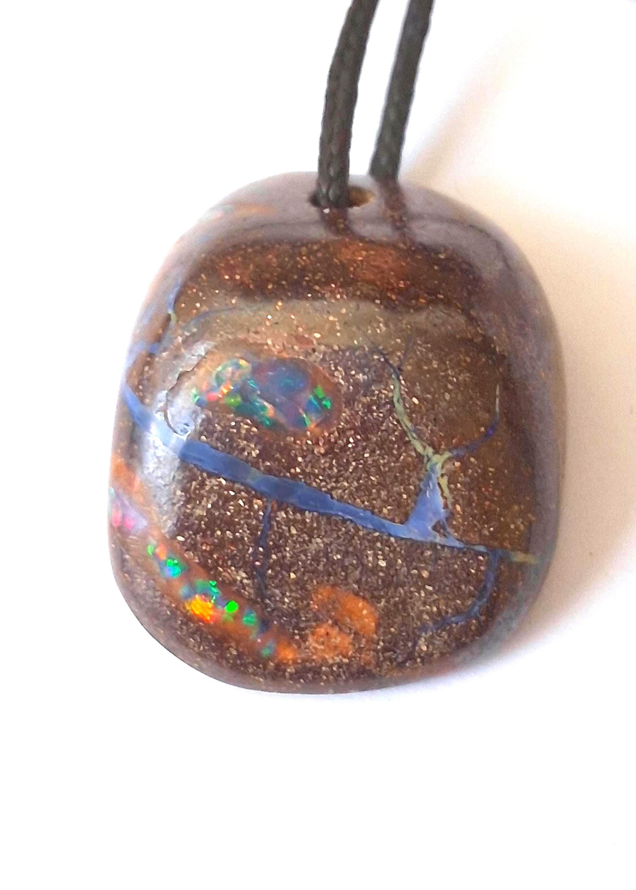 Boulder-Matrix-Opal Anhänger aus Australien – Unikat Nr. 2