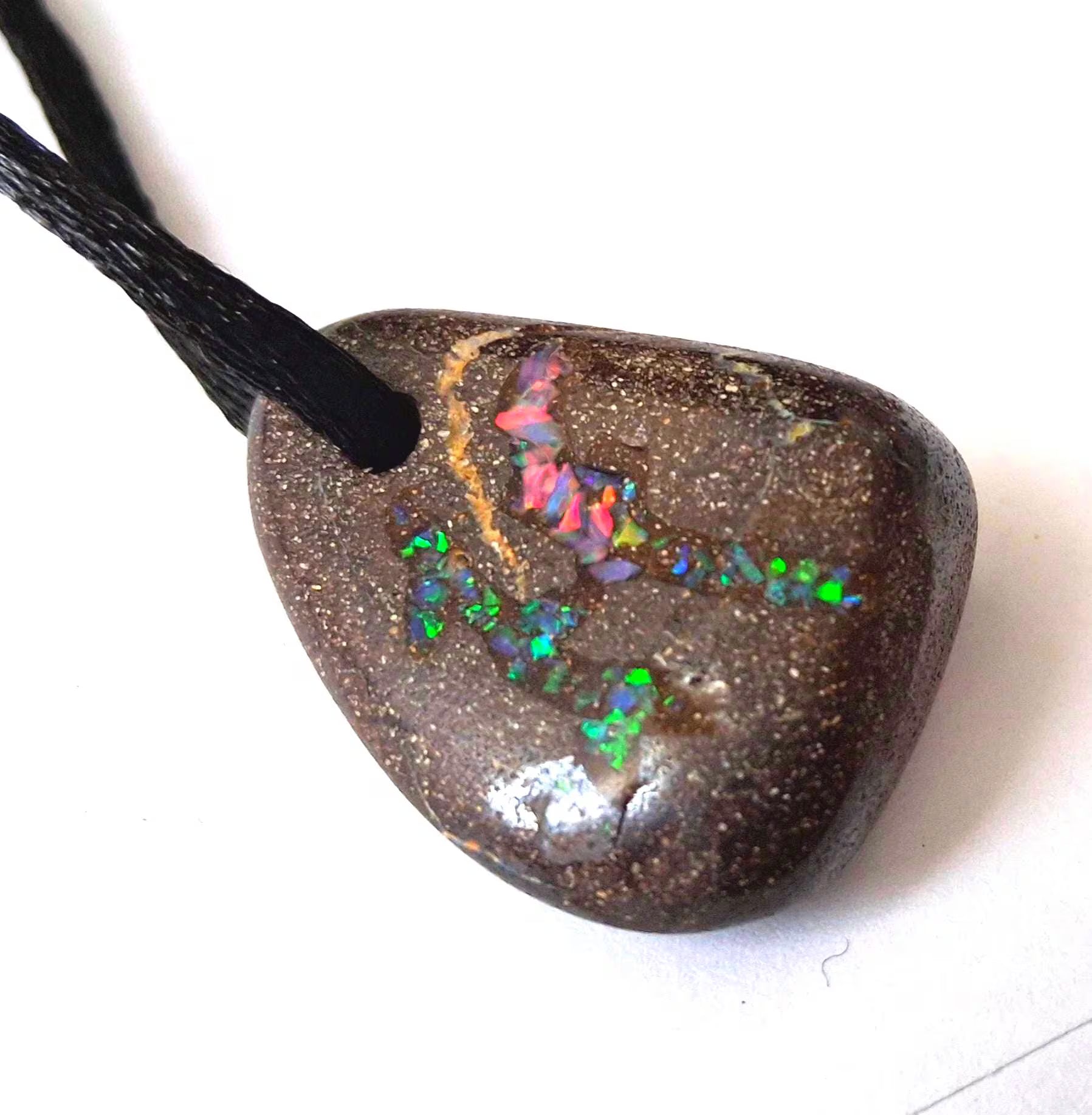 Boulder-Matrix-Opal Anhänger aus Australien – Unikat Nr. 3