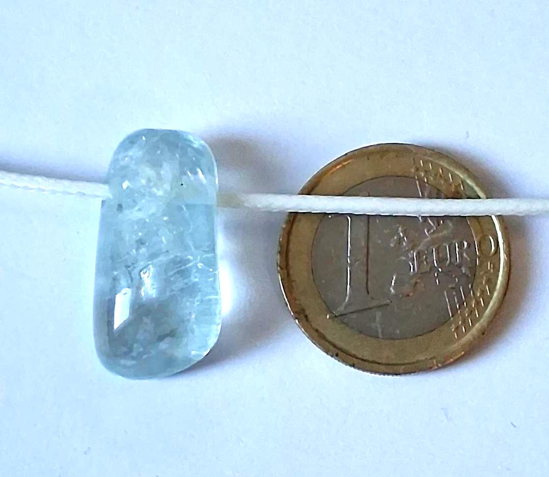 Aquamarin Anhänger – Edelstein Beryll, blau, ca. 24 × 10 mm