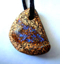 Boulder Anhänger – Australien, Harzeinschluss, Unikat, 3 × 3 cm | Elassteine