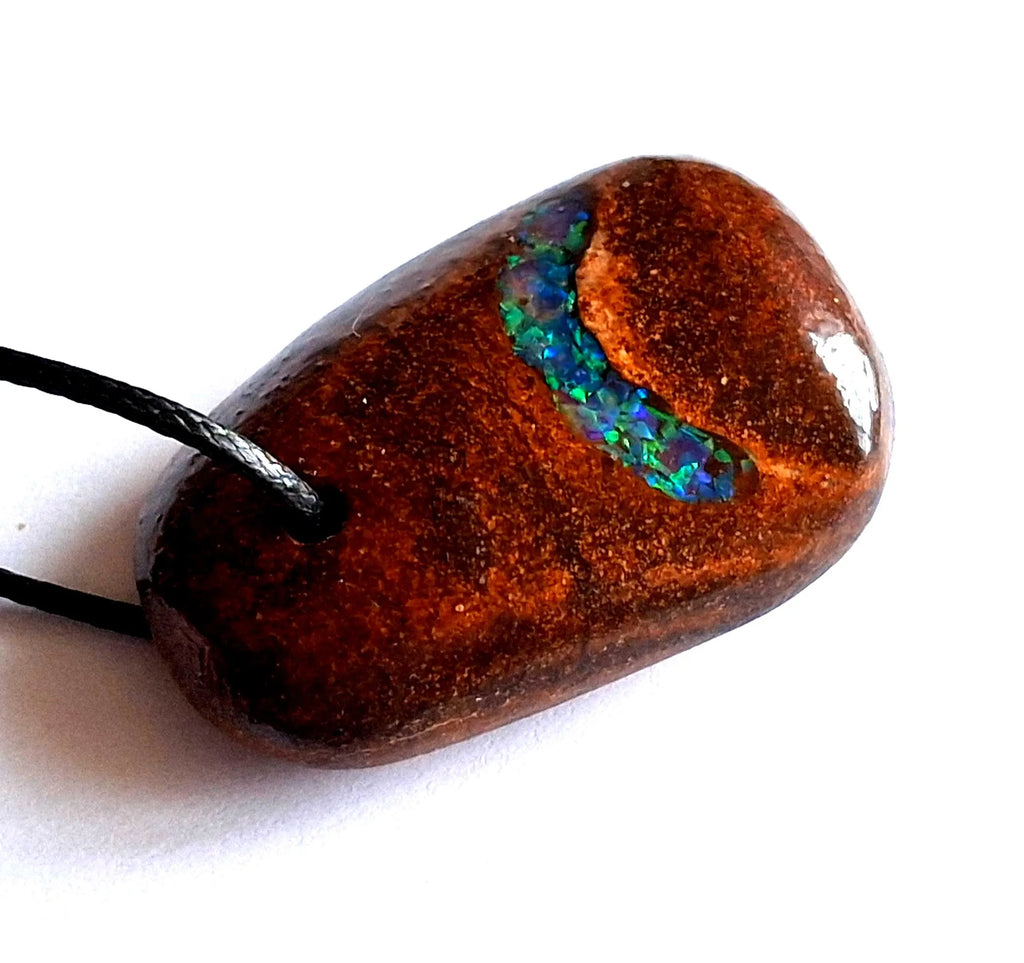 Boulder Matrix Opal Anhänger – Amulettstein Glücksbringer, Australien, Unikat