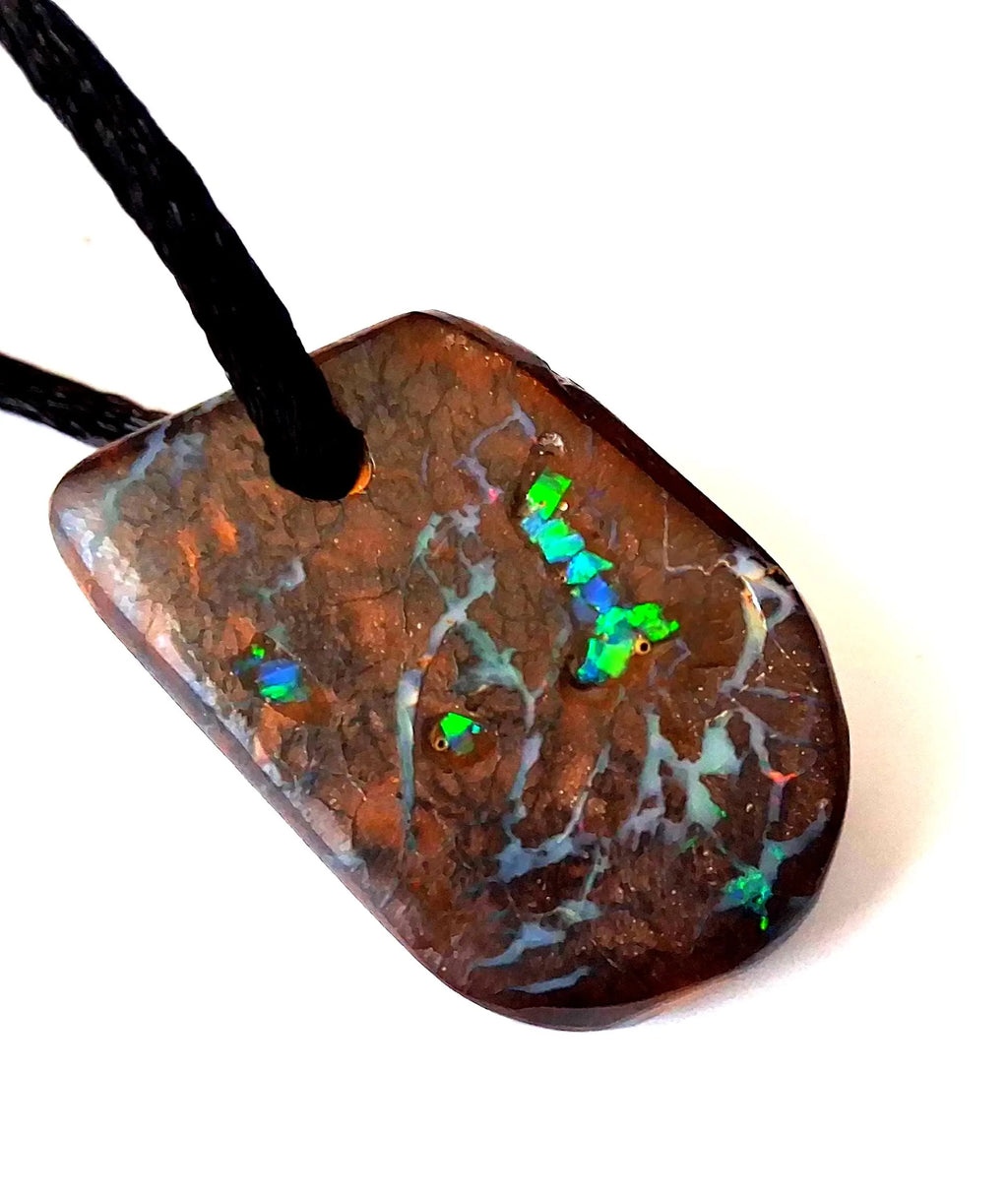 Boulder-Matrix-Opal Anhänger – Unikat aus Australien, 2,9 × 2,1 cm