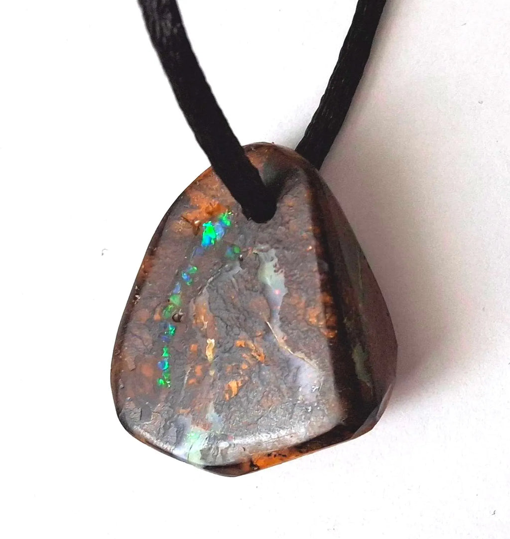 Boulder-Matrix-Opal Anhänger – Unikat aus Australien, poliert