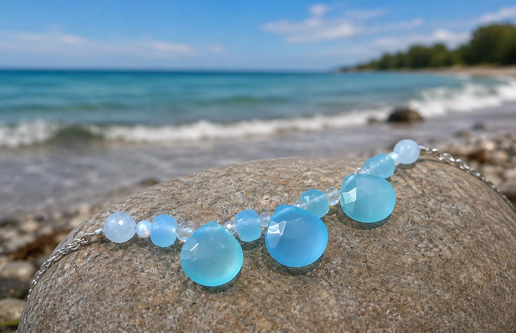 Chalcedon-Edelsteinkette mit Aquamarin, Zirkon & Opal – Unikat