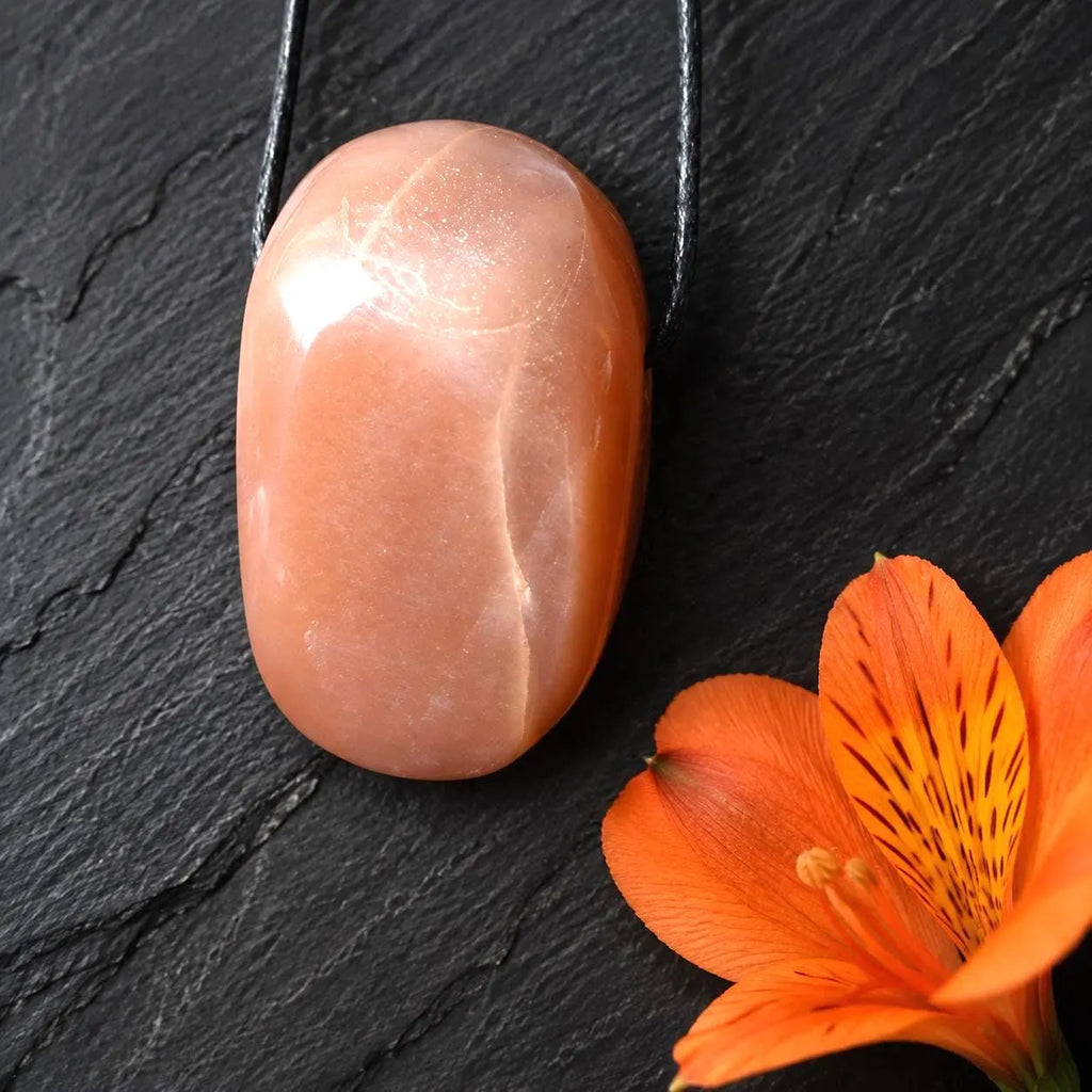 Mondstein Anhänger – Rosa Orange Silber Schimmer | Lochstein 35x20 mm | Unikat