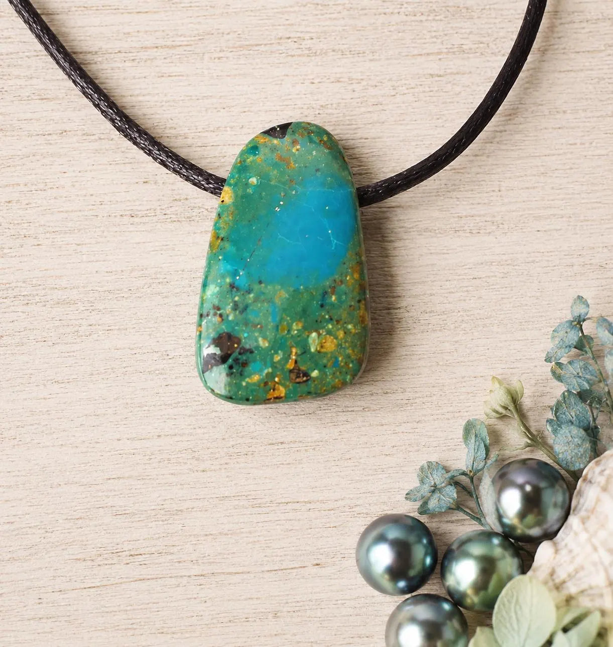 Atacama Opal Anhänger – chilenischer Blauopal, Lochstein, 35 × 21 mm