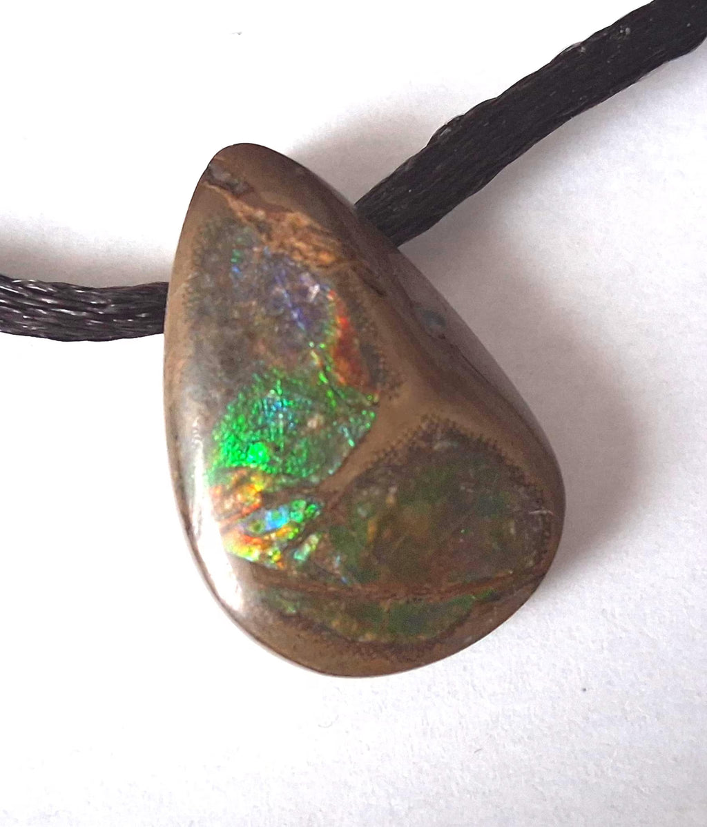 Ammolith Steinanhänger 22x15mm – Handgefertigter Edelsteinanhänger mit Farbspiel