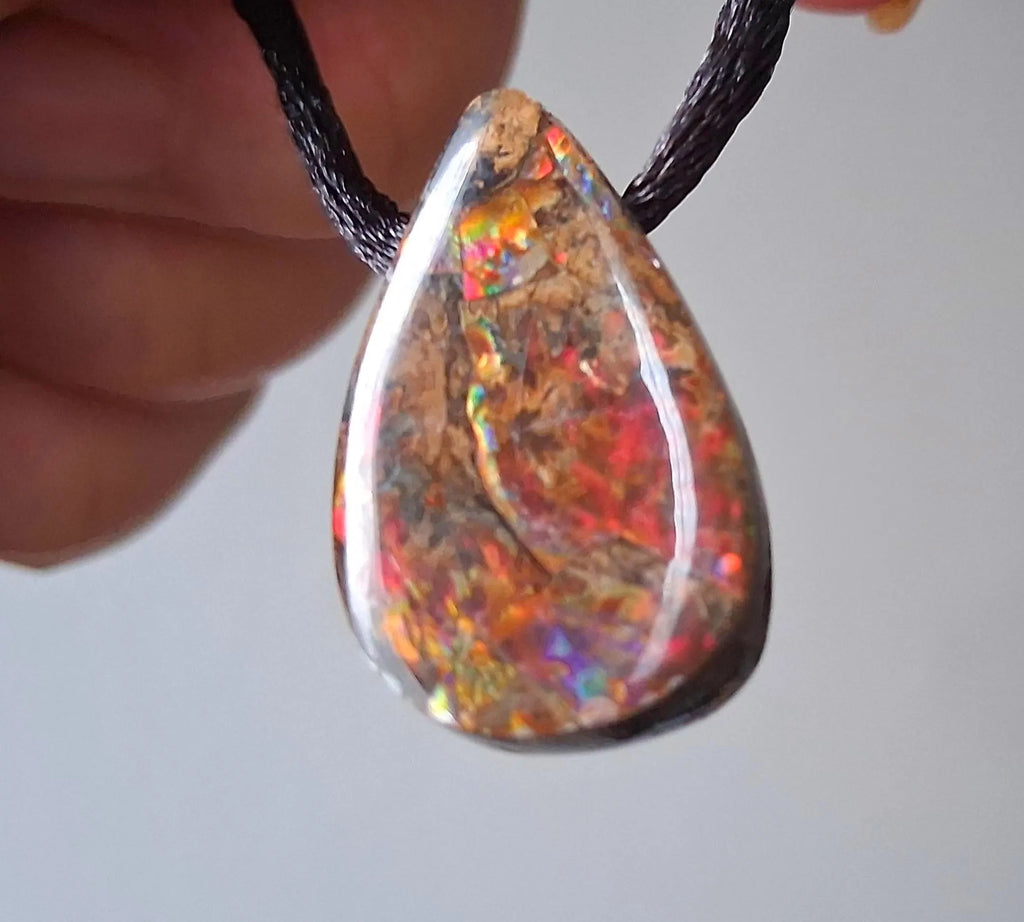Ammolith Anhänger 30x16mm – Echter Ammolite mit intensivem Farbspiel | Elassteine
