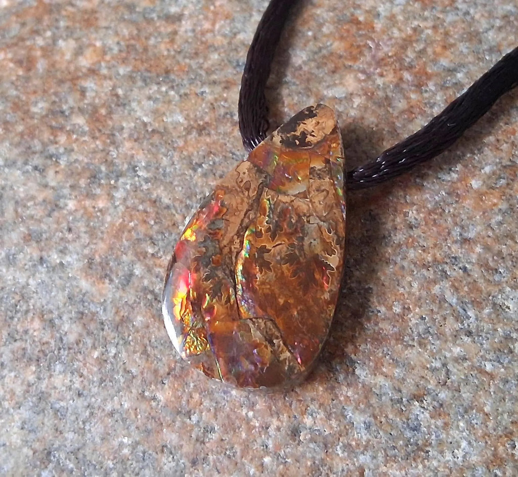 Ammolith Anhänger 30x16mm – Echter Ammolite mit intensivem Farbspiel | Elassteine