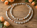 Edelsteinkette Perlmutt & Sonnenstein – Arusha Tansania, 48 cm, deutsche Handarbeit