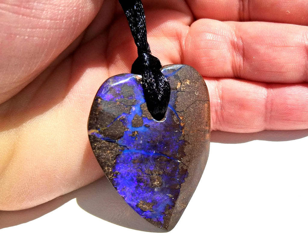 Boulderopal Anhänger – Echter Australischer Opal mit Blau-Violettem Farbspiel