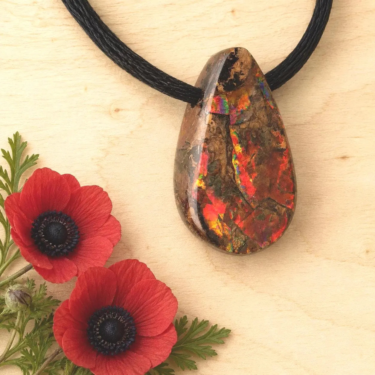 Ammolith Anhänger 30x16mm – Echter Ammolite mit intensivem Farbspiel | Elassteine